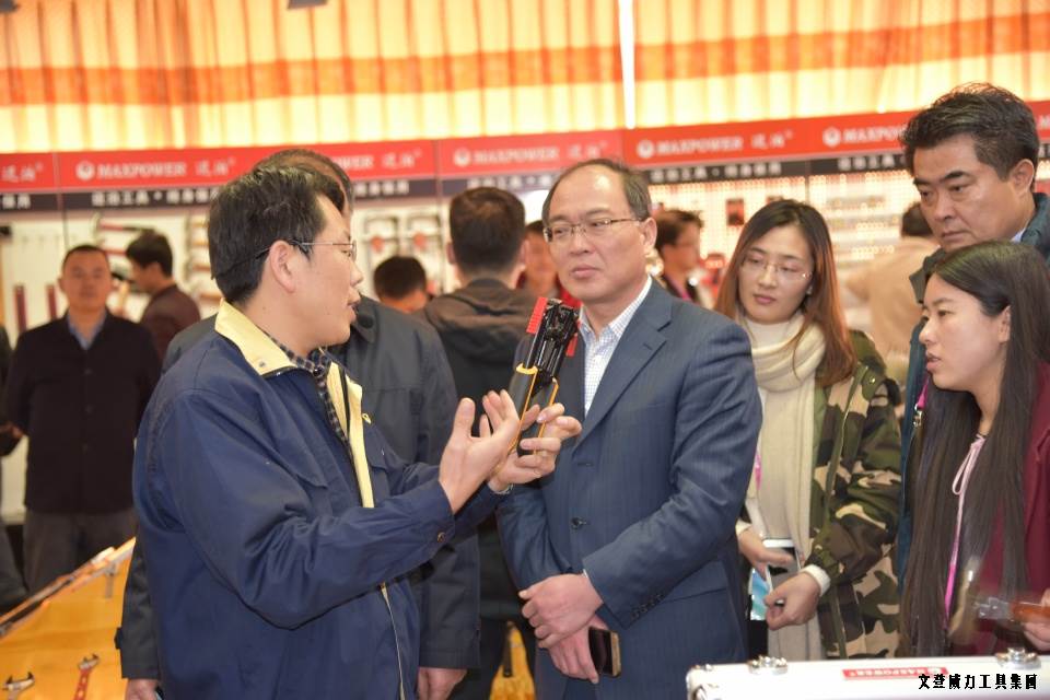 “工匠精神 山东制造”全媒体采访团莅临威力工具(图8)